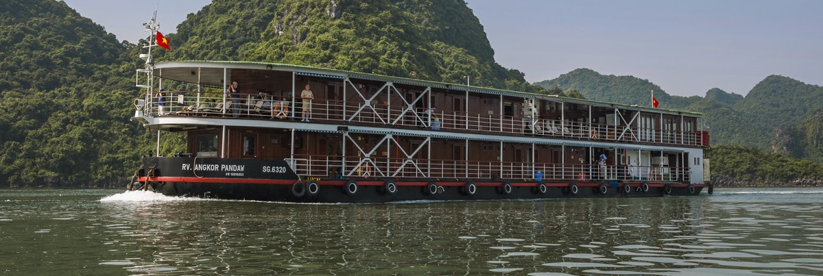 North Vietnam Red River Cruise & Beach 1