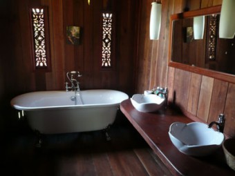 rajabori-bathroom.jpg