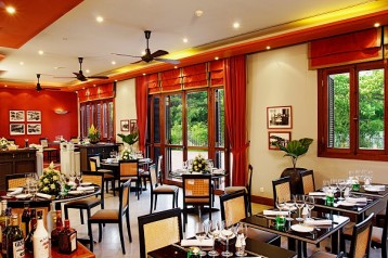 victoria_angkor_restaurant_1.jpg