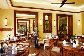 victoria_angkor_restaurant.jpg