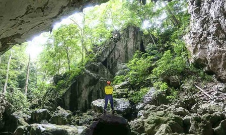 Vietnam Central Cave s