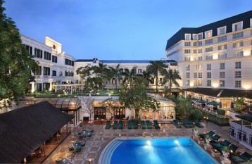 sofitel-metropole-legend-hanoi-pool.jpg